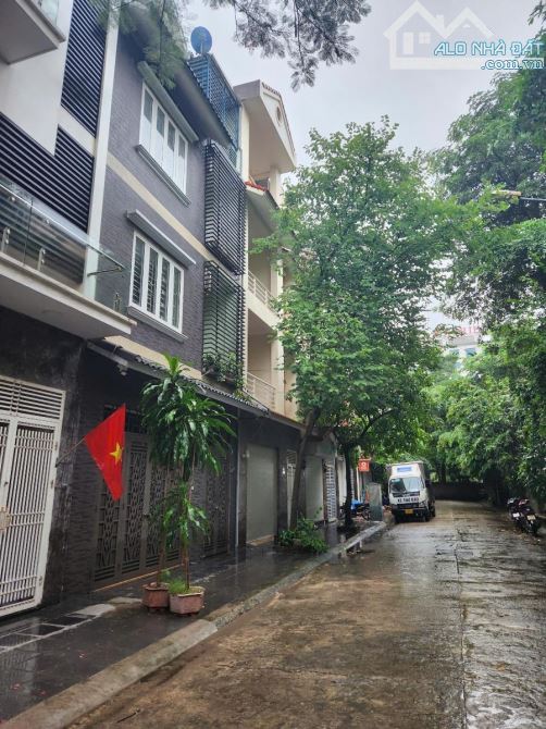 BT TRONG PHỐ _KHU PHÂN LÔ Q ĐỘI_PHAN ĐÌNH GIÓT_ DT 73m_3TẦNG_MT5.5m_GIÁ CHỈ 20.5Tỷ - 1