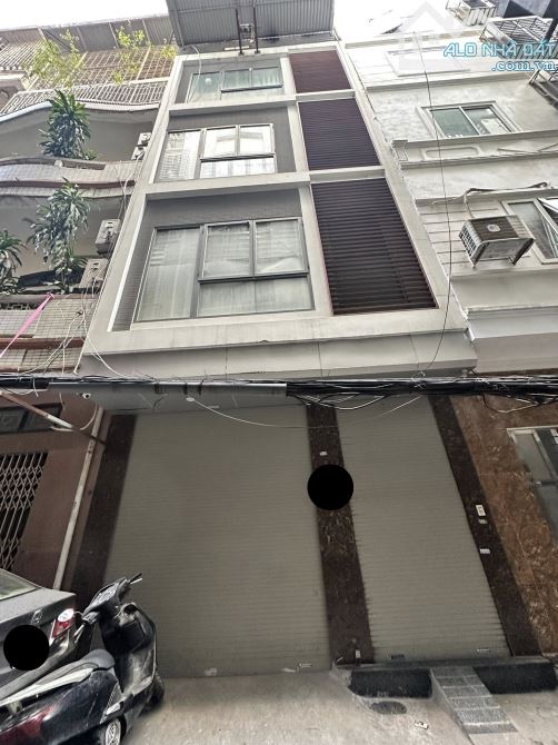 Nhà đệp ở luôn Đường Láng Đống Đa. Sổ 44m, 5 tầng 3 ngủ MT5m2 Giá 18 tỷ. Ngõ thông ô tô