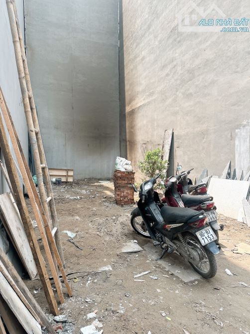 BÁN ĐẤT PHÂN LÔ TÂY NAM LINH ĐÀM. . DT 60 M . MT 5 M . KINH DOANH SIÊU ĐỈNH