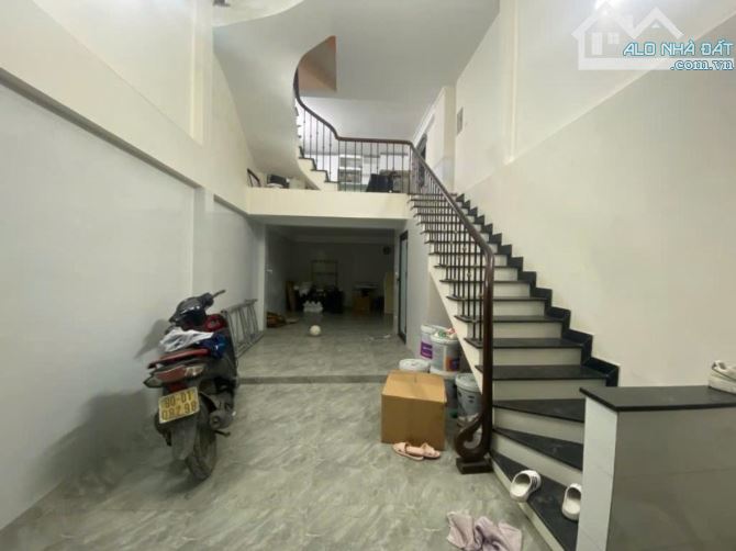 NHÀ ĐẸP - KIM GIANG – SỔ VUÔNG – 2 MẶT THOÁNG – CÁCH Ô TÔ 10M – 40M - 7,69 TỶ