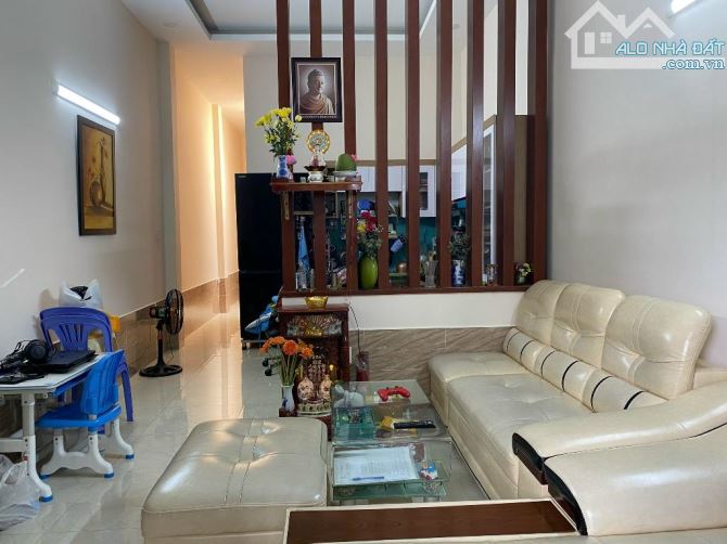 Nhà mới ở ngay, 4x15, 2 phòng ngủ, ngay cầu Phú Xuân, kho A, 3 tỷ 700