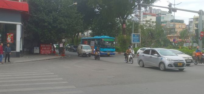 CỰC HIẾM cần bán nhà 2 mặt ngõ Đường Láng, Đống Đa, 50m2, 10.9 tỷ