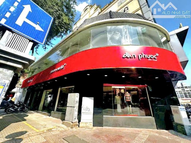 Góc 2 Mặt Tiền Lý Tự Trọng & Thủ Khoa Huân, Quận 1 - ngang 21 x 5.2m -HĐ thuê 2.4 tỷ