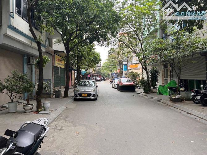 BÁN ĐẤT LK VĂN PHÚ 50M2, MT 5M, PHÂN LÔ VỈA HÈ, KINH DOANH, GIÁ 15 TỶ