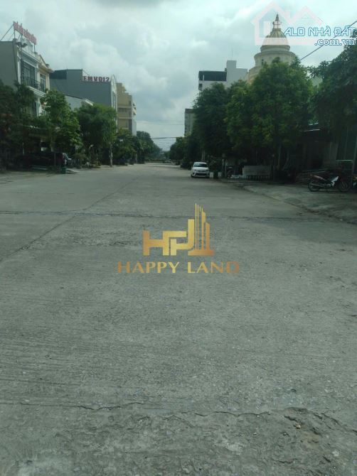 chủ cần bán lô đất gần nhà hàng vũ bảo