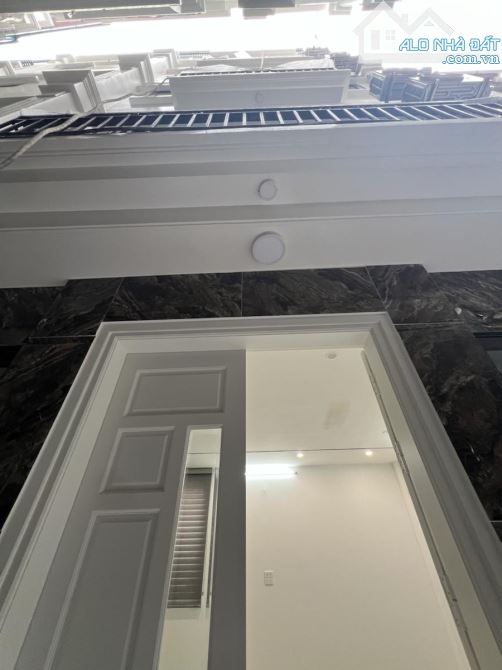 Bán nhà Trung Kính - Thang Máy - Kinh Doanh 40m2 x 6 tầng 10,5 tỉ