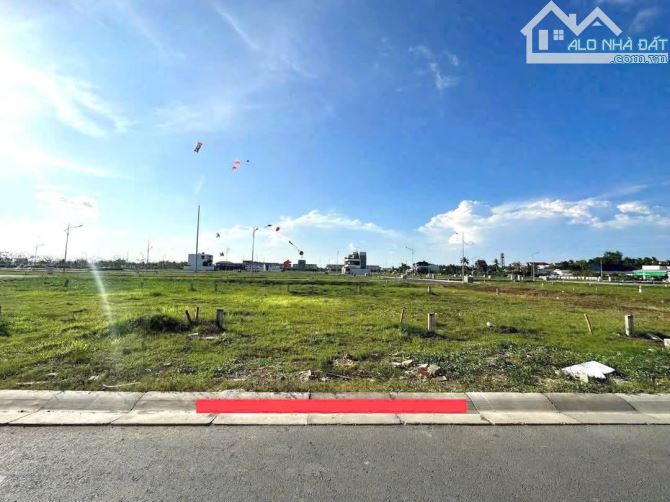 Bán nền Đường N3 Đối diện chung cư Nam Long 2, dt 90m2 giá 3ty2