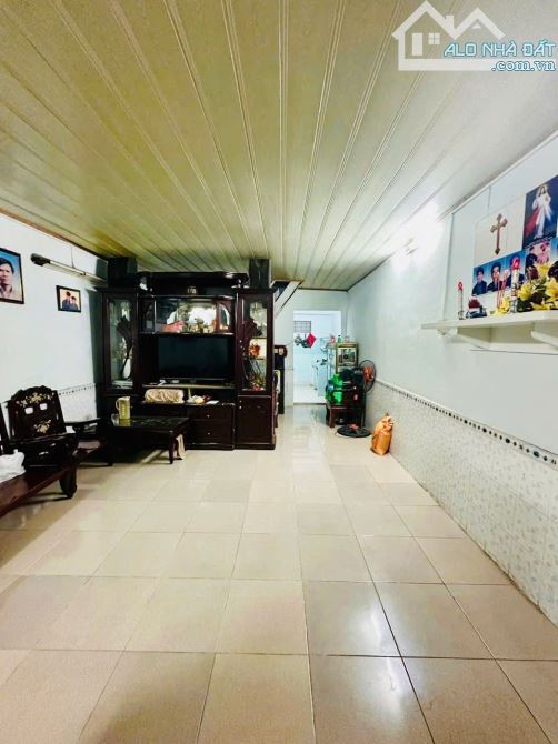 Bán nhà hẻm rộng Phạm Thế Hiển,P.6,Q.8,dt: 4 x 13 nhà xây 2 tầng 3 Tỷ 480.