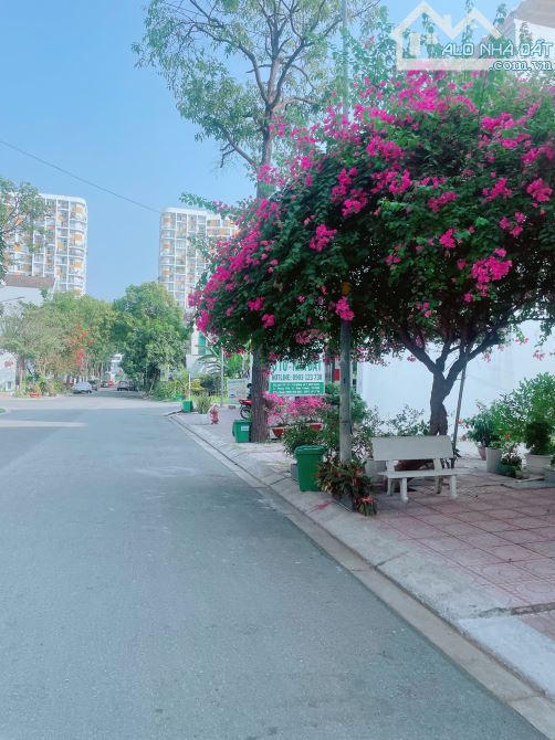 Cần tiền trả nợ bán gấp lô đât 13B Conic đường chính giá 63Tr/m2 sổ đỏ DT 126m2