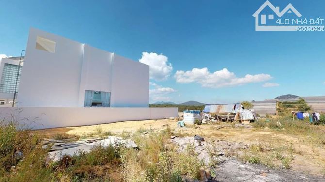 Cần bán 520m2 đất XD Nam Hồ - view hồ view ray xe lửa - 22 tỷ
