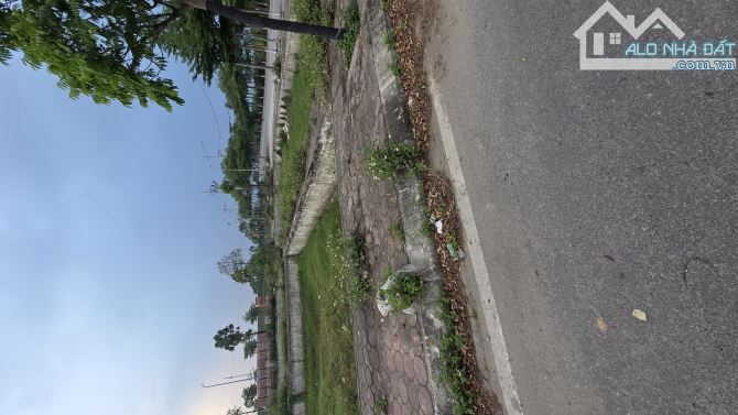 B.Á.N ĐẤT ĐẤU GIÁ ĐAN PHƯỢNG , LÔ GÓC 3 THOÁNG,  Ô TÔ TRÁNH , VỈA HÈ RỘNG  80M2, 8 TỶ 65