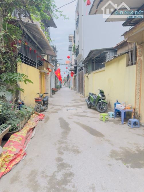 Nhà Khuyến Lương Mới Đẹp, Thang Máy, ô tô7chỗ ngủ trong nha& Vô Vàn Tiện Ích, 45m2, 9.4 tỷ