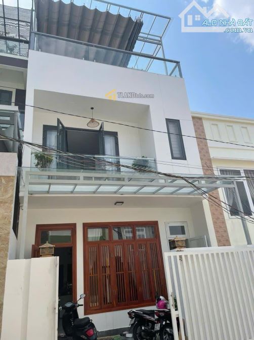 Homestay hiện đại có view TP trung tâm P3 Đà Lạt 86m2 6PN chỉ 7 tỷ