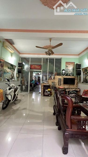 Bán nhà HXT Hương Lộ 2, BTĐông, Bình Tân, DT 136m2 - 5.8 × 24 - 2 tầng,  Giá 9.09 tỷ TL.