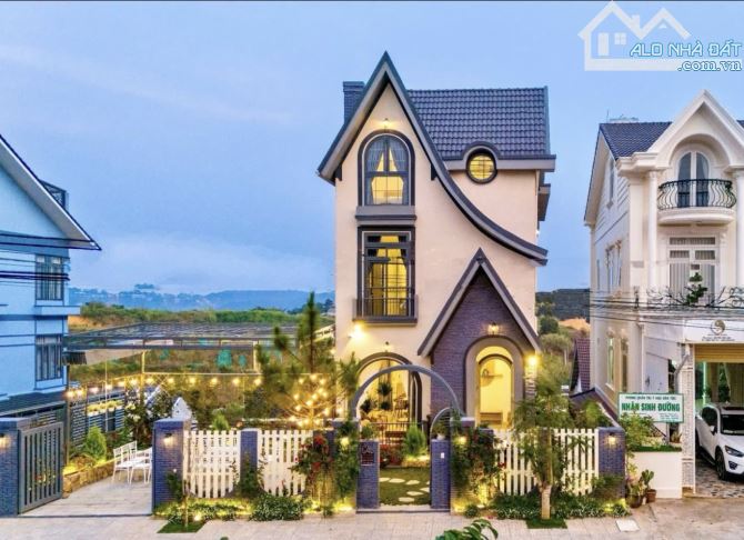 Bán Villa cao cấp 400m2 thiết kế hiện đại, ngang 16m, thu nhập cao KQH An Sơn P.4 Đà Lạt