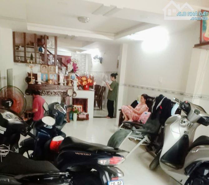 BÁN NHÀ 5 TẦNG ĐẸP, XÁCH VALI VÀO Ở NGAY - HẺM  XE HƠI 5M- KHU VIP NHÀ GA T3  -- GIÁ 8.6TỶ