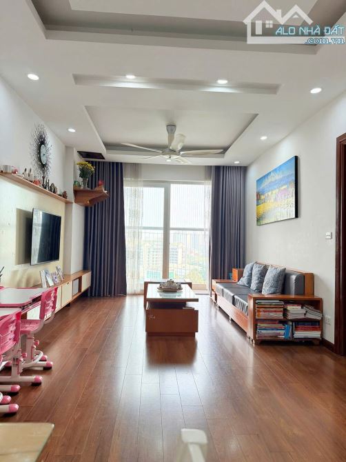 Bán căn hộ D22 Trần Bình 80m2 2pn 2vs 4,78 tý Căn góc, full NT, tầng trung