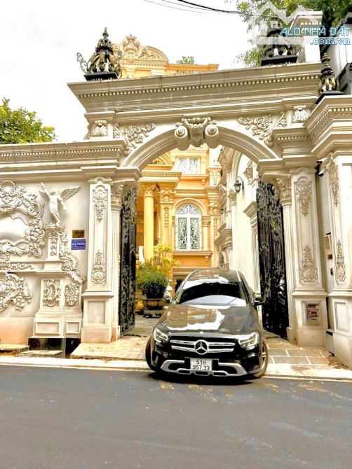 Chính Chủ Bán Gấp Biệt thự HXH Nam Kỳ Khởi Nghĩa,Q.3 Khu VIP - DT:8x20m-3 lầu-Giá 35 tỷ