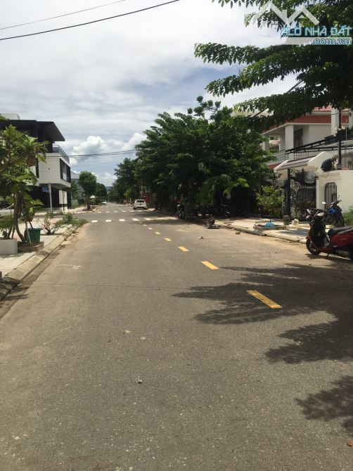 Bán lô đất biệt thự 300m2 đường Nguyễn Quang Chung - Hoà Xuân, Cẩm Lệ, Đà Nẵng.