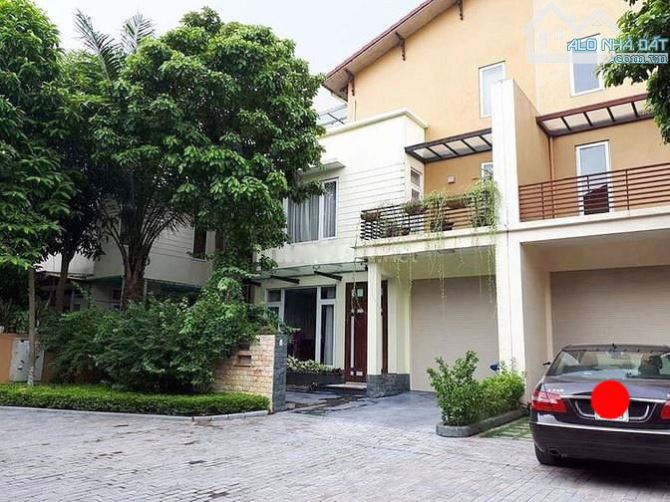 Cho thuê biệt thự Palm Garden Việt Hưng, 150m2 x 4 tầng, 28tr/t