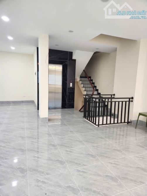 BÁN NHÀ RIÊNG 5 TẦNG TẠI BÁT KHỐI - LONG BIÊN 42M2, 5 TẦNG GẦN AEONMALL, SỔ ĐỎ CHÍNH CHỦ
