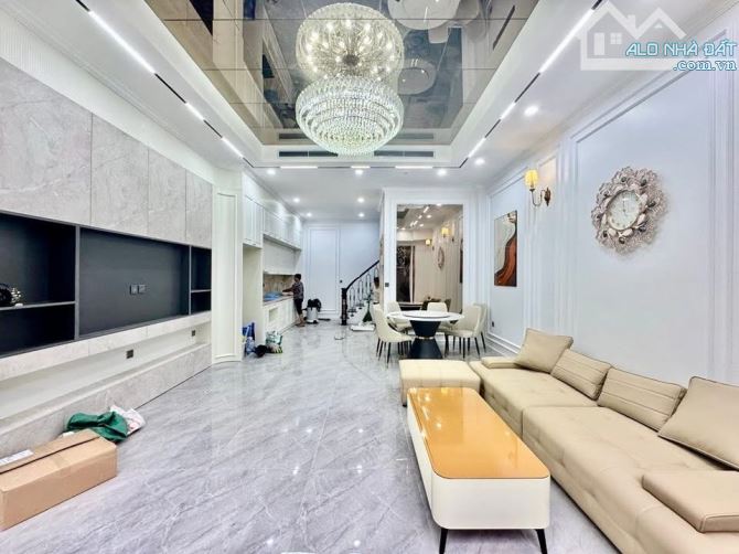 BÁN NHÀ THƯỢNG THANH - 16 TỶ - 80M2 -  MT5M - 6 TẦNG - THANG MÁY - KINH DOANH