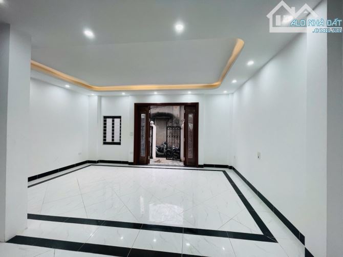 YÊN BỆ - LÔ GÓC - Ở NGAY - Ô TÔ GẦN, KD, 55mx4T, MT6m, 5 tỷ.