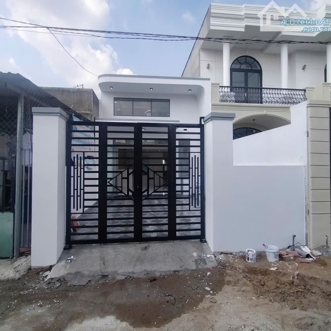 Giảm 300tr, Bán gấp nhà 1 trệt 1 lửng gần ngã 3 trục 16 giáp Biên Hoà, TT 390tr nhận nhà ở