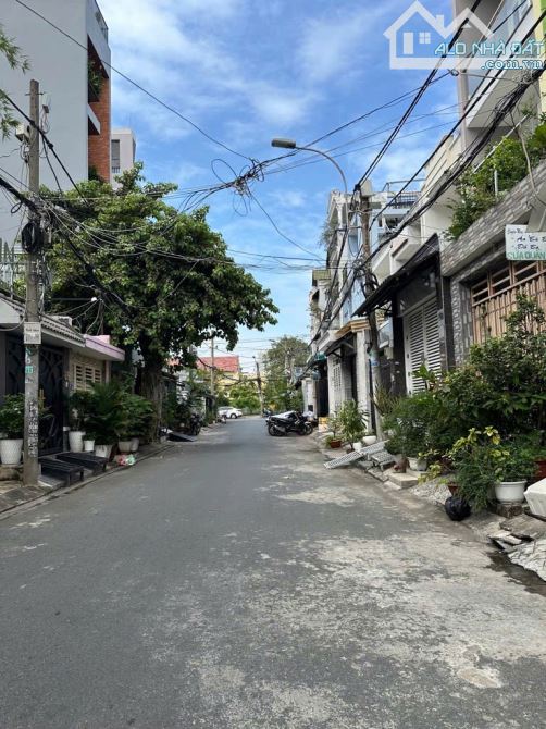 Nhà mặt tiền 12m, P. Tân Kiểng. 70m2 - Ngang to - 7 phòng - Dòng tiền khủng - Chỉ hơn 10ty