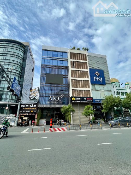 BÁN NHÀ MT TRẦN HƯNG ĐẠO P.5 Q.5 - 12X21M. CN 257M2 - 3 TẦNG - HĐT 320TR/TH - 82 TỶ