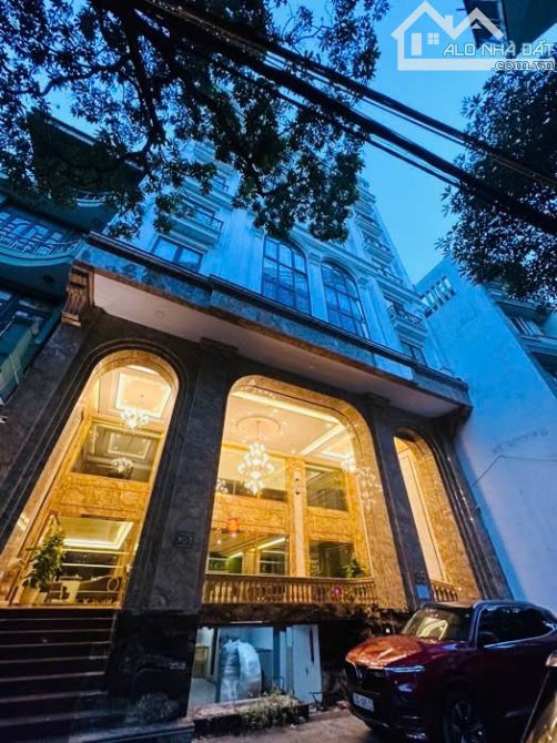 BÁN TÒA BUILDING HOÀNG QUỐC VIỆT NGÕ TO NHƯ PHỐ - 110M2- 9 TẦNG THANG MÁY - 6.2M MẶT TIỀN