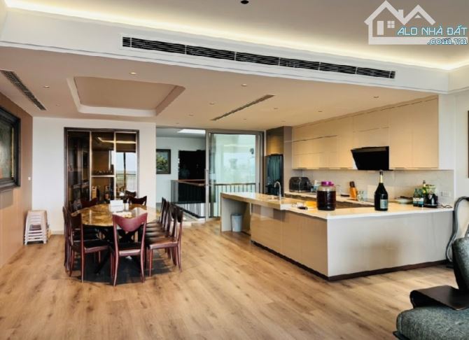 50 tỷ/180 M2/ 6 Tầng/7 Mt/ Kẻ tạnh. LONG BIÊN