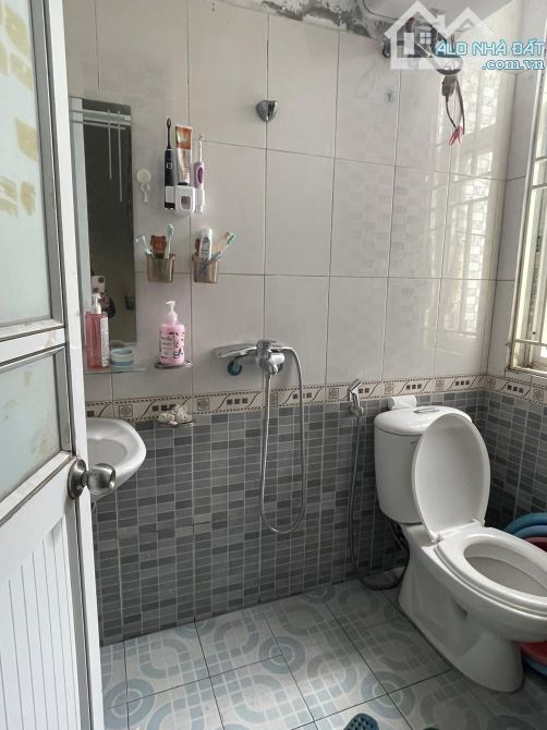 Siêu Hot! Nhà Vũ Tông Phan 50m2x5T, MT:5m-Chỉ 5TỶ-15M ra Ô tô.