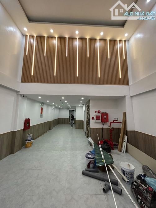SIÊU PHẨM CCMN CĂN GÓC TRƯƠNG ĐỊNH 24 TỶ 7 TẦNG THANG MÁY MẶT TIỀN 5.65M