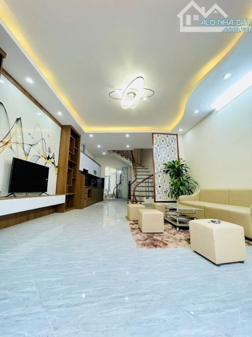 NHÀ ĐẸP TAM TRINH 65M2 X 5 TẦNG GIÁ 7 TỶ TẦM TIỀN HỢP LÝ