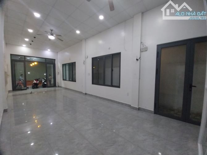 Nhà 1.5 tầng mặt tiền Kinh Doanh đường Đông Hưng Thuận 11, dt 128m2 (5x26),Giá 10.5Tỷ