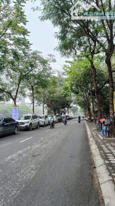 BÁN TOÀ VĂN PHÒNG MẶT PHỐ VŨ TÔNG PHAN 80m2 - 6T THANG MÁY - MT 5m - 41.5 TỶ - KINH DOANH