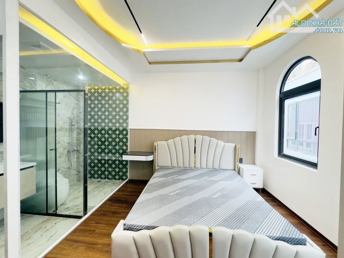 Bán nhà xây mới khu phân lô Thư Trung 2 gần đường 30m Văn Cao. DT 60m2 x 5T Thang Máy - 10