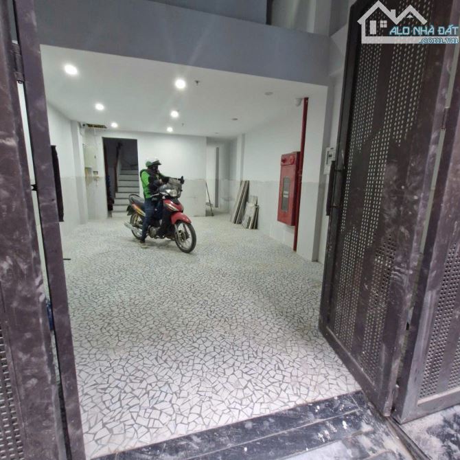 BÁN NHÀ ĐẸP ĐƯỜNG HOÀNG TĂNG BÍ BẮC TỪ LIÊM GIÁ 8,3 TỶ DT 55M2 MT 6,6M - 1