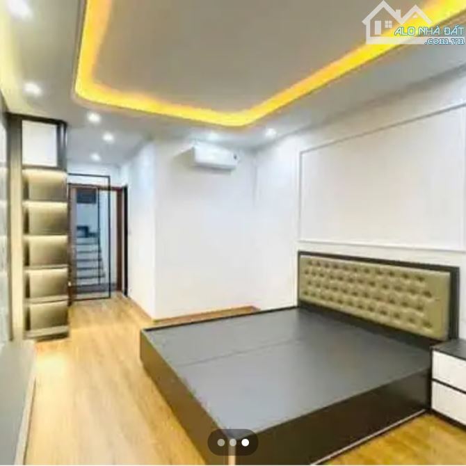 SIÊU RẺ - CHỈ 5,5 TỶ - 50M - NHÀ DÂN XÂY VIỆT HƯNG- FULL ĐỒ - GẦN Ô TÔ, TIỆN ÍCH  Vị trí v - 1