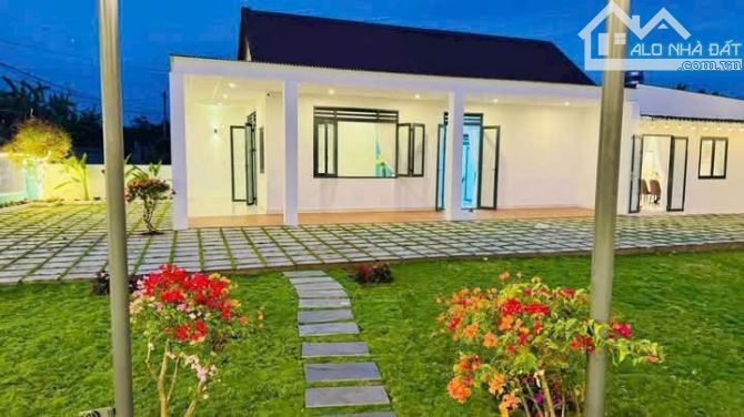 Bán nhà vườn tuyệt đẹp ngay TP. Bảo Lộc. Sẵn thổ cư, đường xe hơi thoải mái - 1