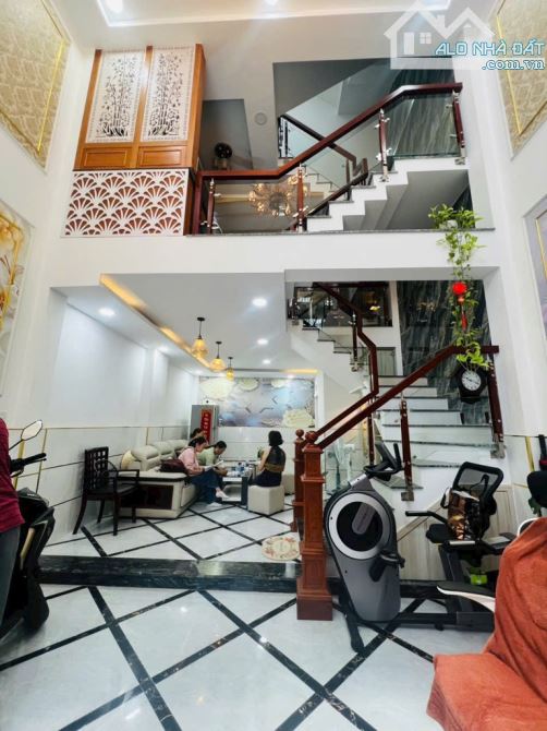 Siêu phẩm 50m2, 4 tầng, tặng toàn bộ nội thất, 3PN, hẻm xe hơi, giá chỉ 5.85 Tỷ - 1