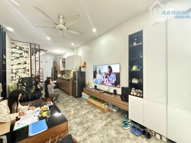 Phân lô Kim Đồng, Ô tô tránh, Kinh doanh, DT 39m2, MT 3.7m, 6 tầng, Giá 13.6 tỷ - 1