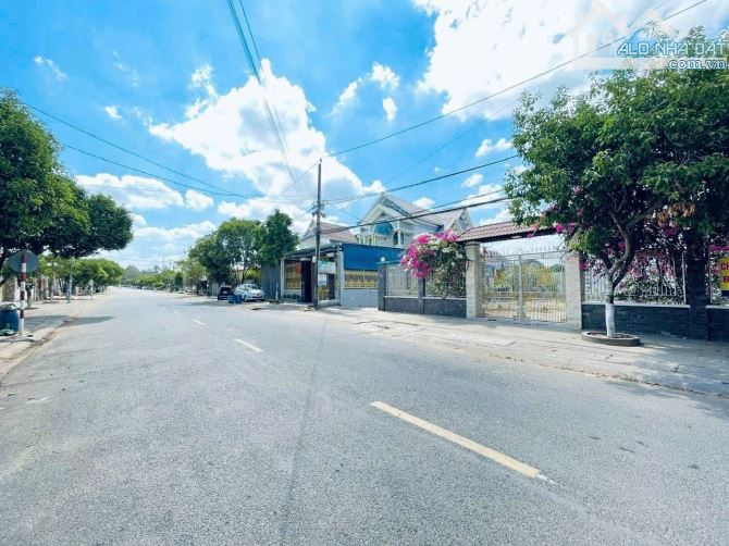 HÀNG HIỂM 2 lô liền kề 140m2 1ty990 mặt tiền Hồ Văn Huê 12M, TP Biên Hòa - SHR - 1
