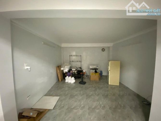 NHÀ ĐẸP - KIM GIANG – SỔ VUÔNG – 2 MẶT THOÁNG – CÁCH Ô TÔ 10M – 40M - 7,69 TỶ - 1