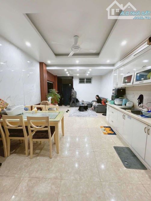 Bán nhà riêng phố Thái Thịnh, Đống Đa, 47m2 dân xây, chỉ 8.75 tỷ - 1