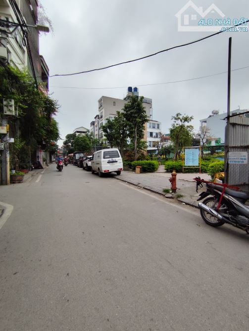 Bán đất phố trạm 70m² , mt 4m đường ôtô tránh kinh đa dạng giá chào 13,9 tỷ . - 1