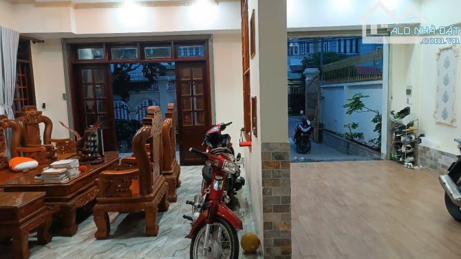 Bán Biệt Thự 1 trệt 1 lầu gần Song Ngữ Lac Hồng, Bửu Long, Biên Hòa, 185m2, giá 10 tỷ 800. - 1