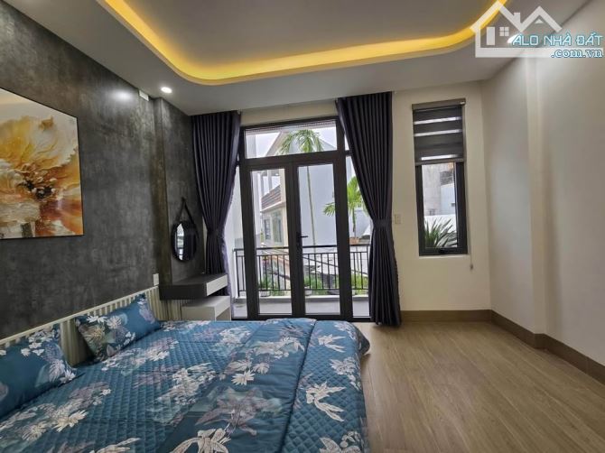 🚀 CHỐT NHANH! Hẻm VIP Lạc Long Quân ✨ 77.5m² 4 Tầng 🛌 6PN Giá Ưu Đãi! - 1