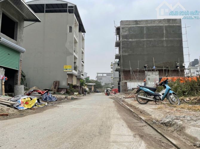 BÁN GẤP ĐẤT DỊCH VỤ - THỊ TRẤN TRÔI - HOÀI ĐỨC: 150M2, VỈA HÈ 2 BÊN, GIÁ ĐẦU TƯ. - 1